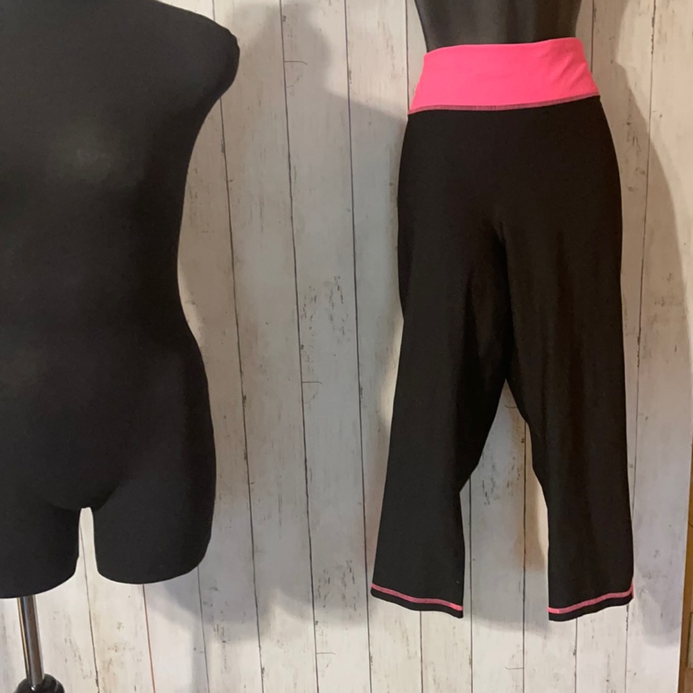 Plus size 2x legging Black and pink